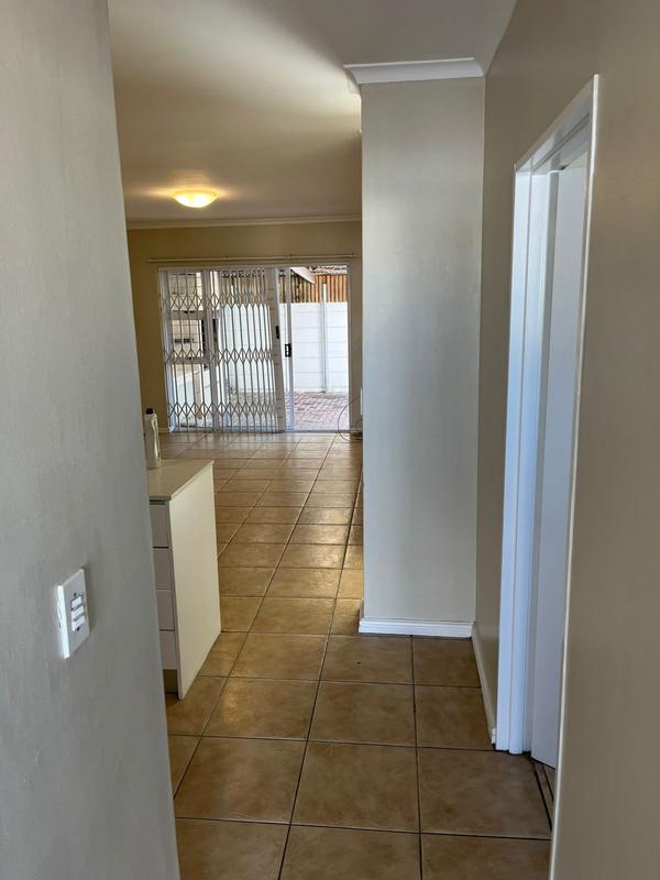To Let 2 Bedroom Property for Rent in Parklands Western Cape